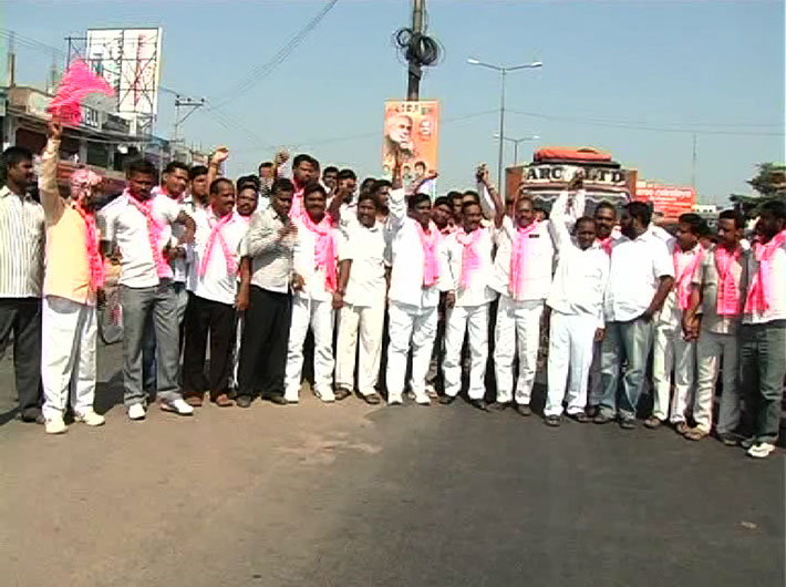A total bandh was observed across the 10 districts of the region in response to a call given by the Telangana Rashtra Samithi (TRS) and Telangana’s chief minister-designate K Chandrasekhara Rao